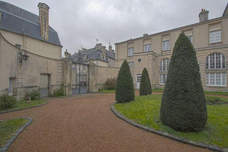 Heritage Apartment In Bayeux Near Museum Of Art ภายนอก รูปภาพ
