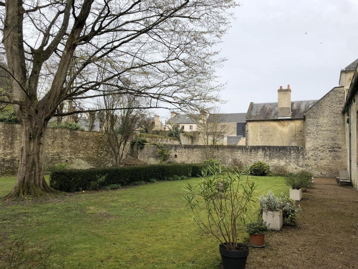 Heritage Apartment In Bayeux Near Museum Of Art ภายนอก รูปภาพ